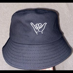 Bucket hat